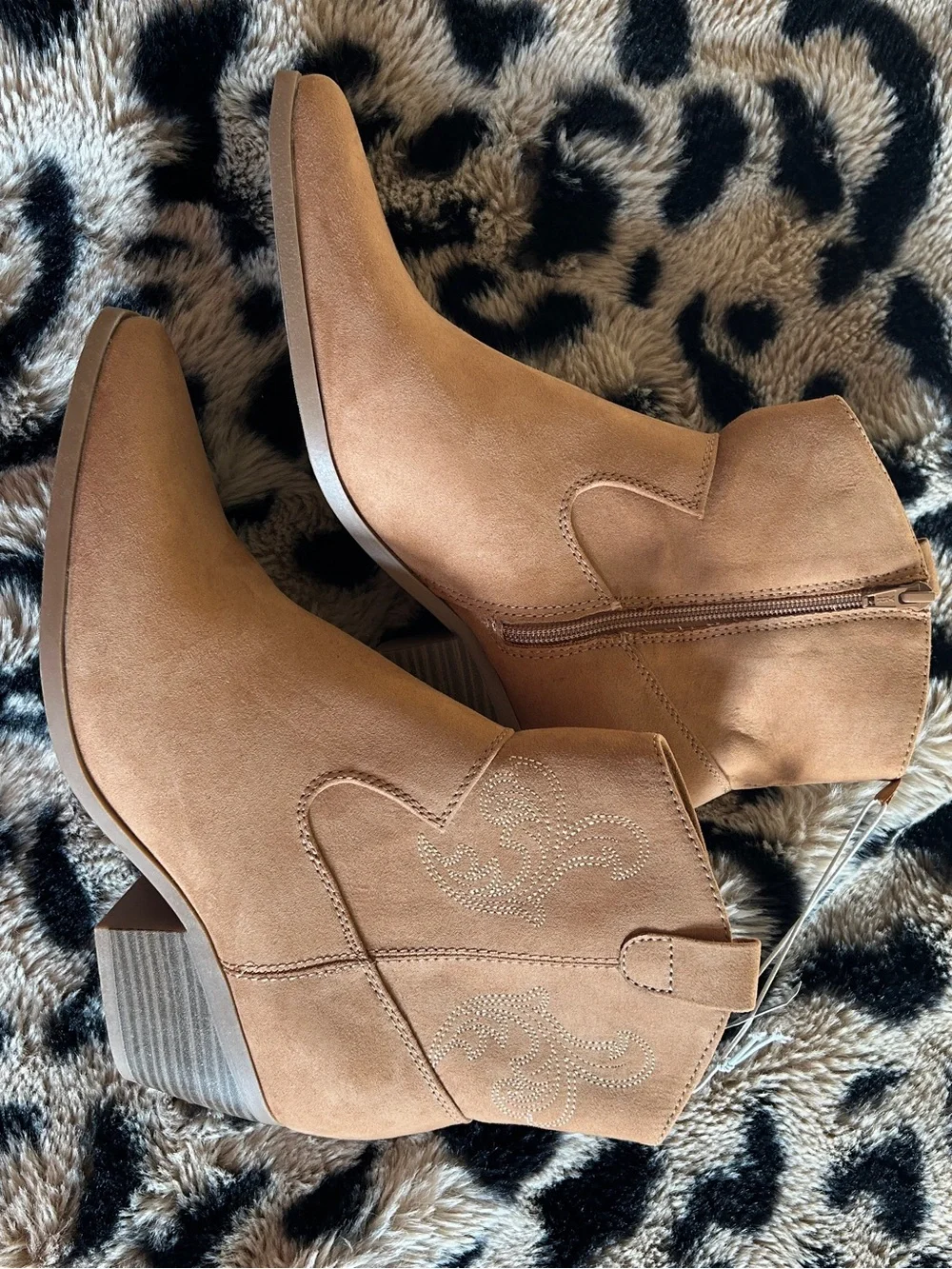 NWT Old navy brown boots size 10